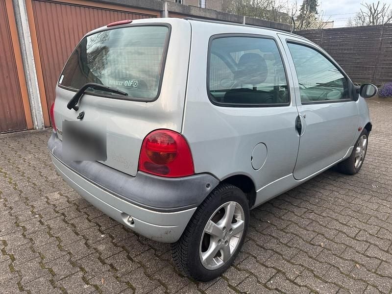 Second-hand Renault Twingo 58 CP (42 kW) 2001 Argintiu Hatchback