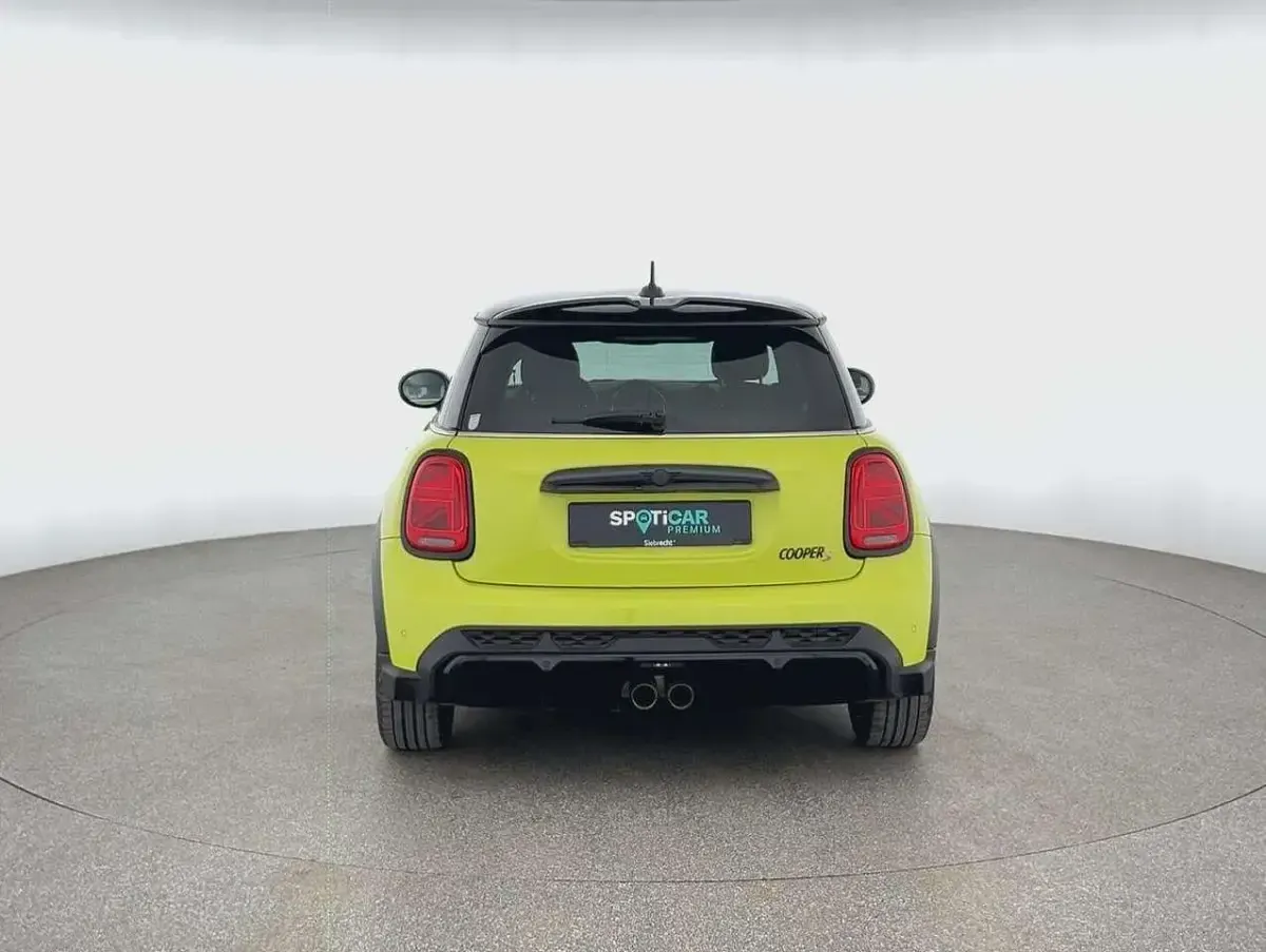 Używany Mini John Cooper Works 178 KM (130 kW) 2023 Żółty Hatchback
