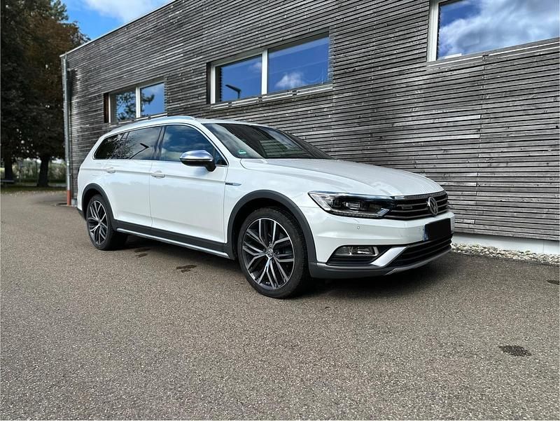 Gebraucht VW Passat Alltrack 220 PS (161 kW) 2018 Weiß Kombi