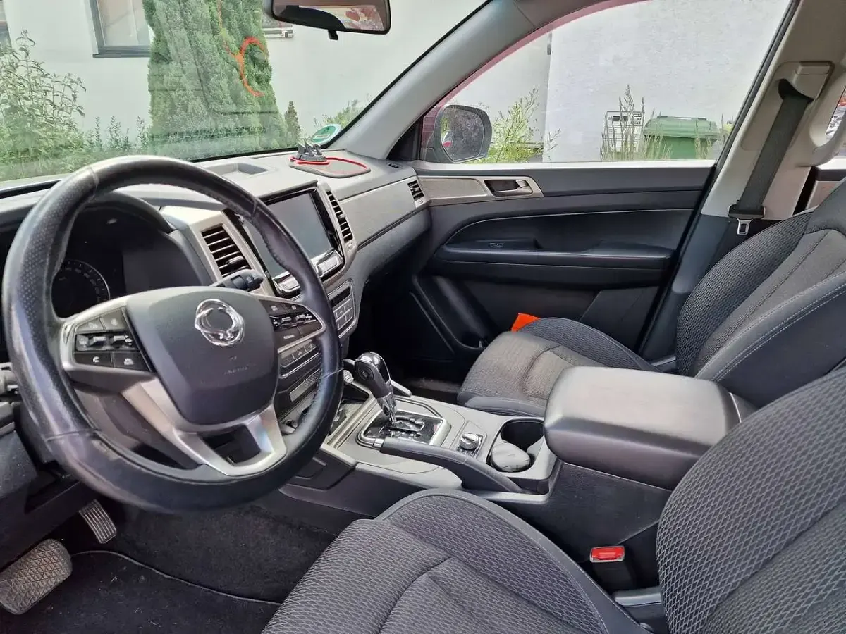 Gebraucht SsangYong Musso Quartz 181 PS (133 kW) 2018 Grau Pickup