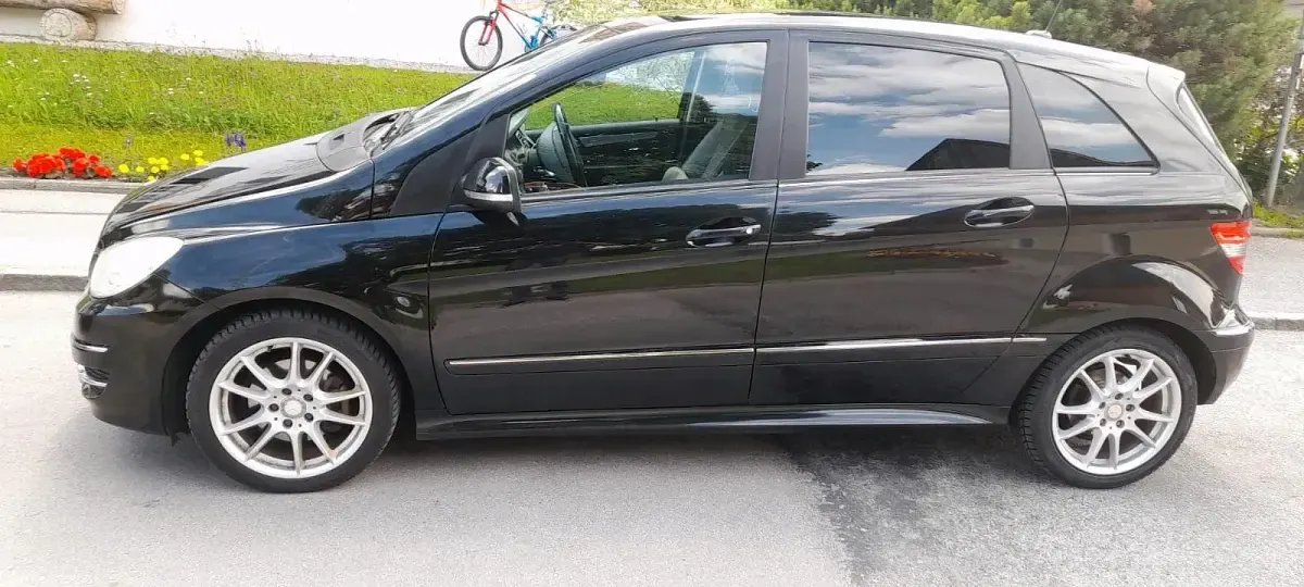 Gebraucht Mercedes B200 140 PS (102 kW) 2009 Schwarz Van / Kleinbus