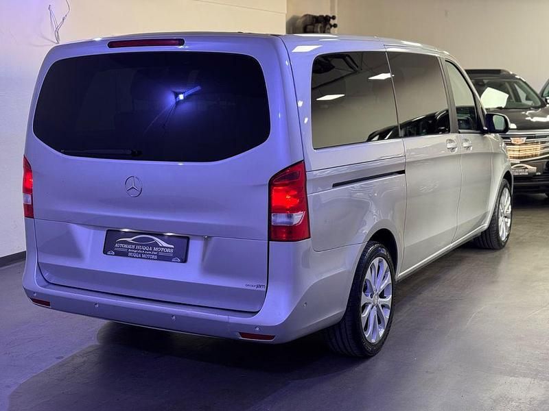 Usata Mercedes V220 163 CV (119 kW) 2019 Argento Monovolume