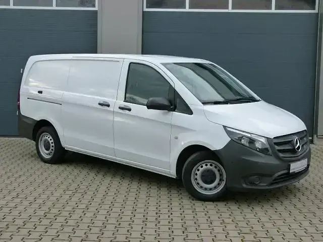 Gebraucht Mercedes Vito 250 PS (183 kW) 2022 Weiß Van