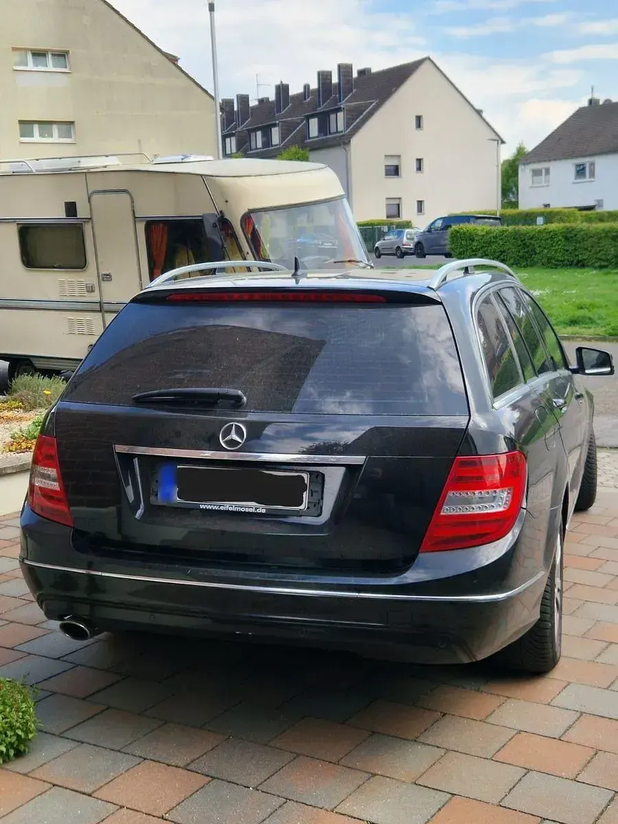 Gebraucht Mercedes C220 Avantgarde 170 PS (125 kW) 2012 Schwarz Limousine