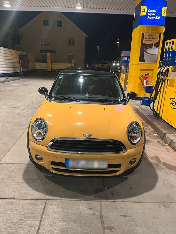Gelb Gebraucht 2009 Mini Cooper Coupé Coupé | 2.850 € - Bild 1/4