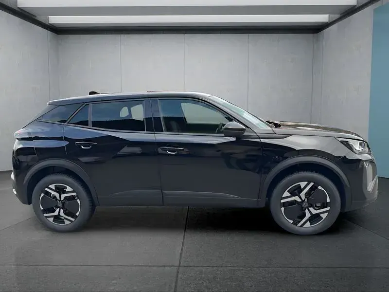 Neu Peugeot 2008 145 PS (106 kW) 2025 Schwarz SUV