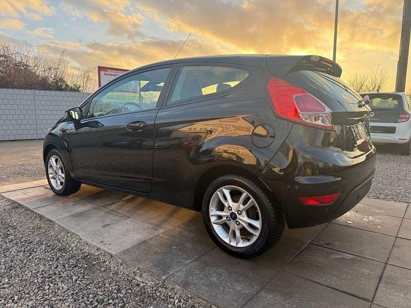 Gebraucht Ford Fiesta Celebration 80 PS (58 kW) 2017 Schwarz Limousine