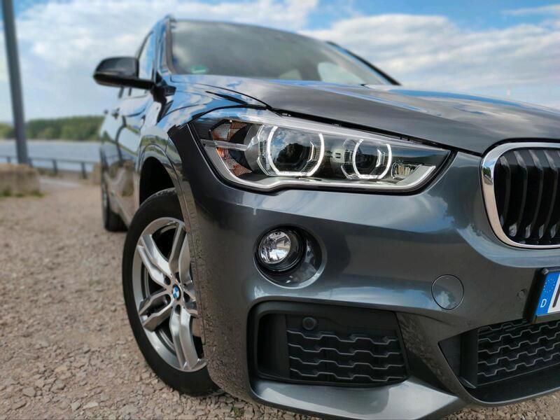 Grau Gebraucht 2018 BMW X1 M Sport SUV | 22.999 € (Fairer Preis) - Bild 1/4