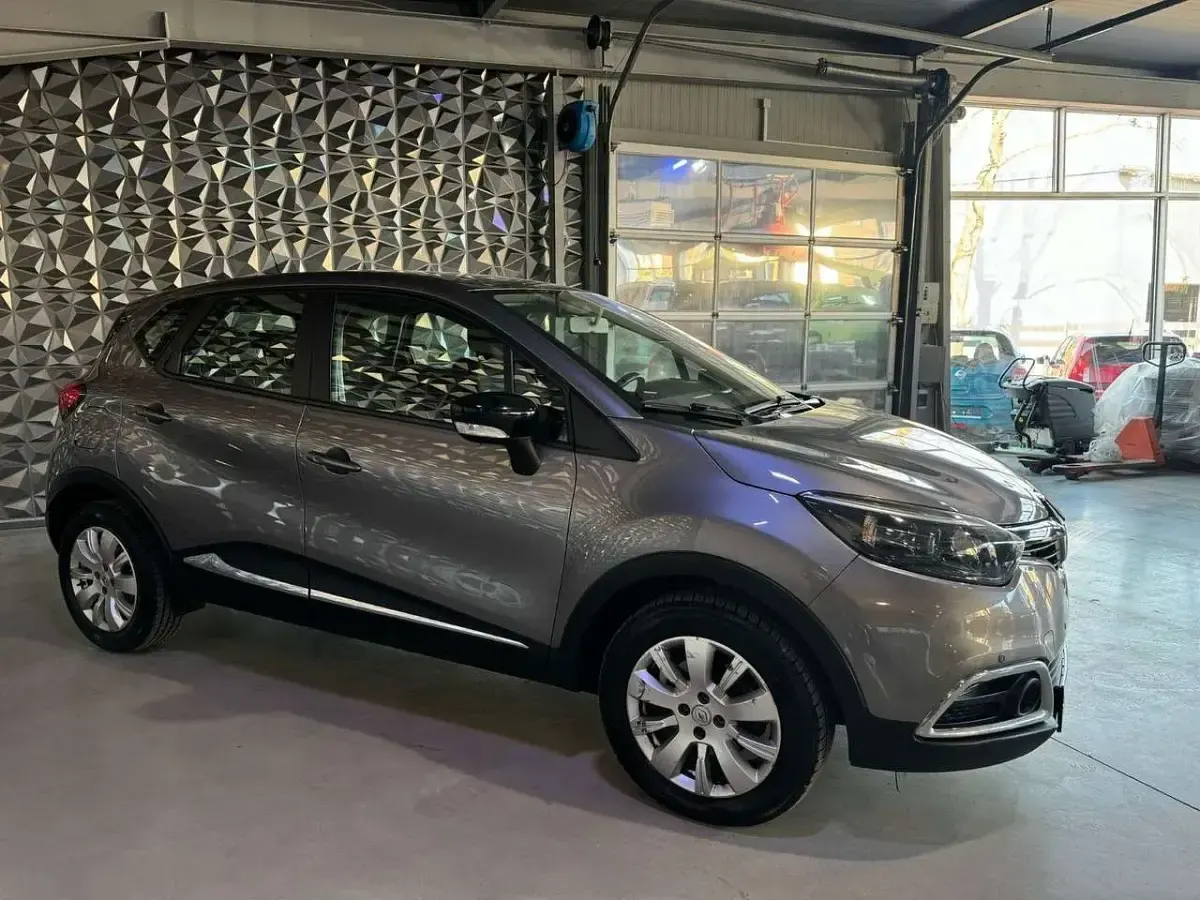 Gebraucht Renault Captur Experience 118 PS (86 kW) 2017 Grau SUV
