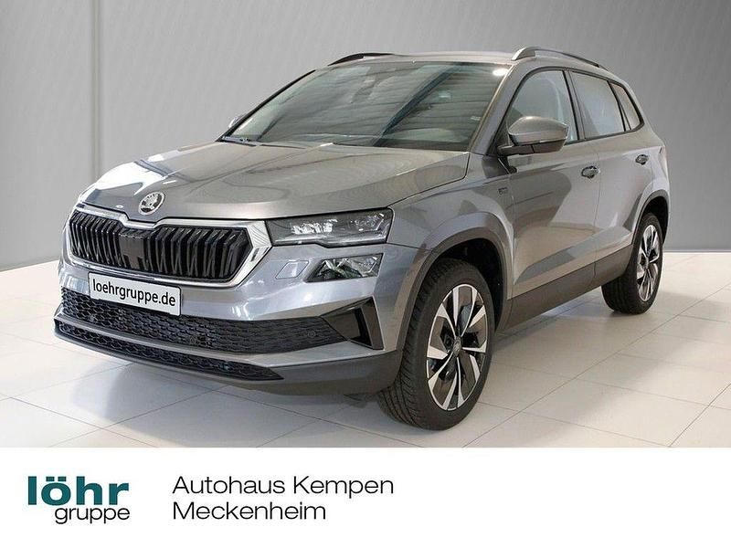 Graphitegrau metallic Neu 2025 Skoda Karoq Tour SUV | 36.990 € (Fairer Preis) - Bild 1/4