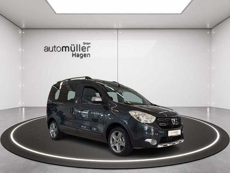 Gebraucht Dacia Dokker Stepway 131 PS (96 kW) 2020 Grau comete Van / Kleinbus
