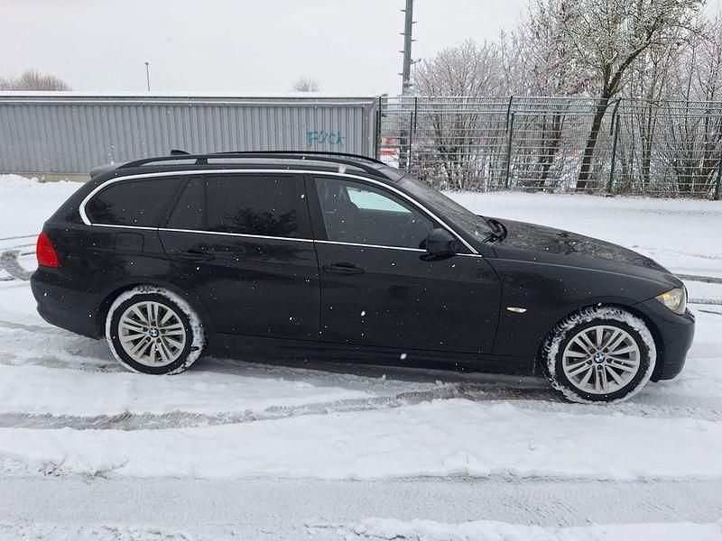 Gebraucht BMW 325 Sport Line 218 PS (160 kW) 2008 Schwarz Kombi