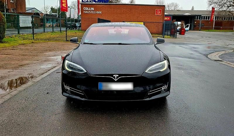 Second-hand Tesla Model S 386 kW (525 CP) 2018 Negru Hatchback