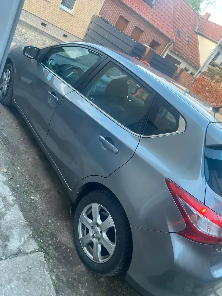 Gebraucht Nissan Pulsar 110 PS (80 kW) 2015 Silber Kleinwagen