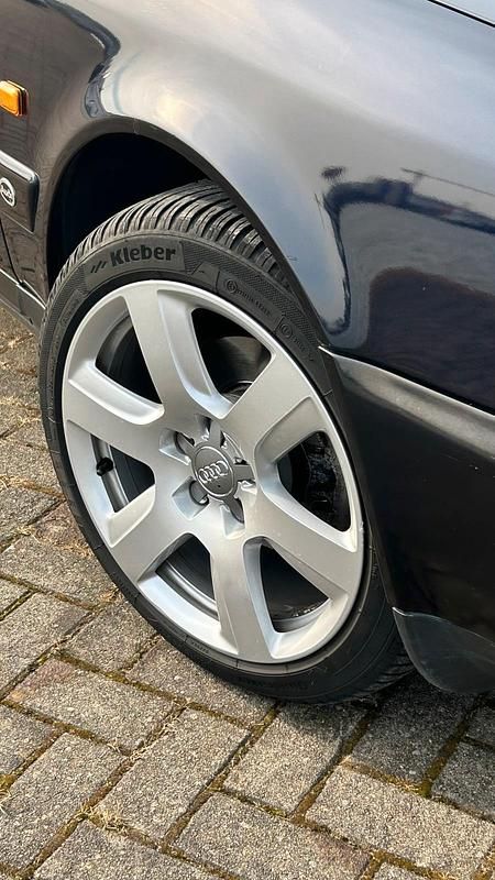Gebraucht Audi A6 Ambiente 125 PS (91 kW) 1996 Blau Limousine