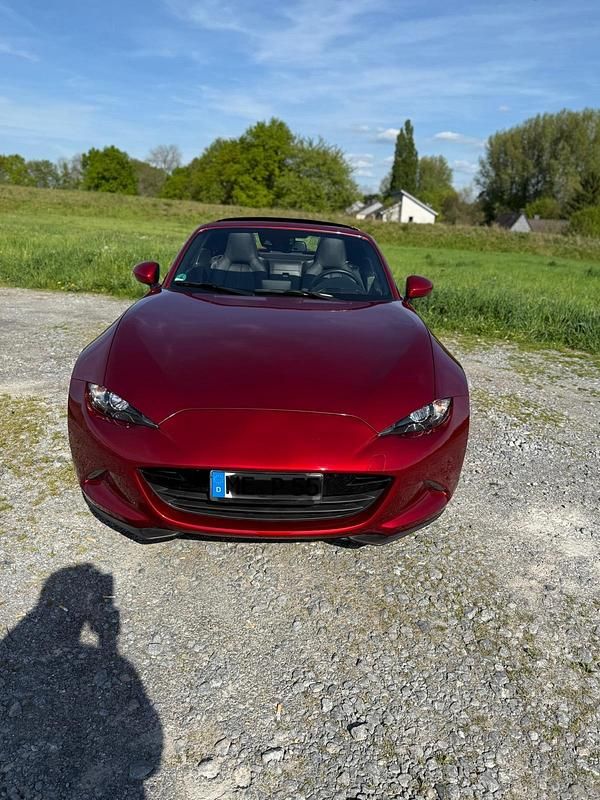 Rot Gebraucht 2018 Mazda MX5 Cabrio | 21.900 € (Fairer Preis) - Bild 1/4