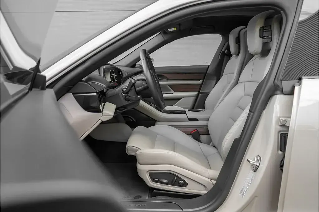 Gebraucht Porsche Taycan 241 kW (328 PS) 2023 Braun Limousine