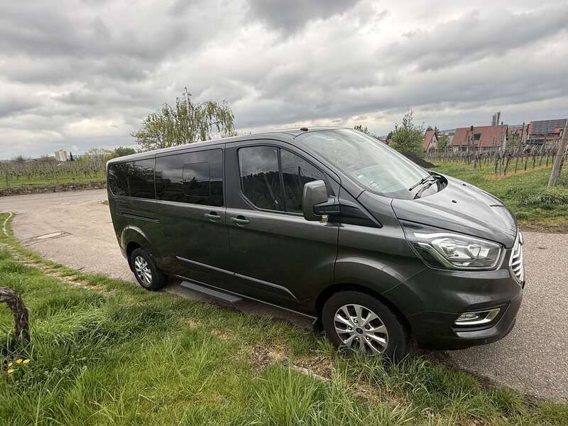 Grau Gebraucht 2018 Ford Transit Custom Trend Van / Kleinbus | 29.500 € - Bild 1/4