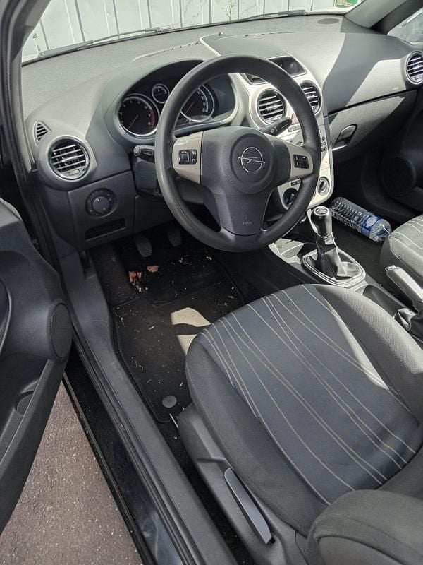 Schwarz Gebraucht 2007 Opel Corsa Kleinwagen | 1.100 € (Fairer Preis) - Bild 1/4