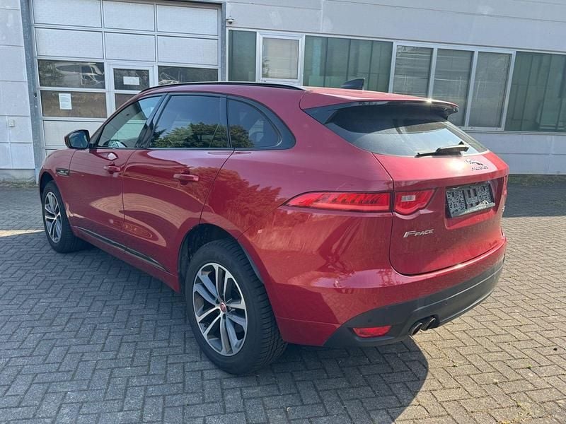 Gebraucht Jaguar F-Pace R-Sport 179 PS (131 kW) 2019 Rot SUV