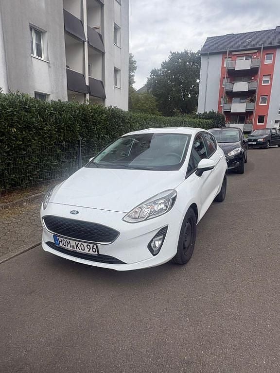 Weiß Gebraucht 2019 Ford Fiesta Cool & Connect Kleinwagen | 8.900 € (Guter Preis) - Bild 1/4
