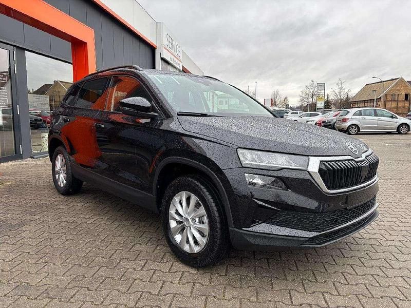 Neu Skoda Karoq Selection 150 PS (110 kW) 2026 Schwarzmagic perleffekt SUV