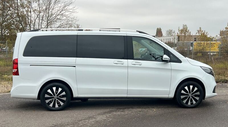 Gebraucht Mercedes V300 237 PS (174 kW) 2021 Bergkristallweiß metallic Van / Kleinbus