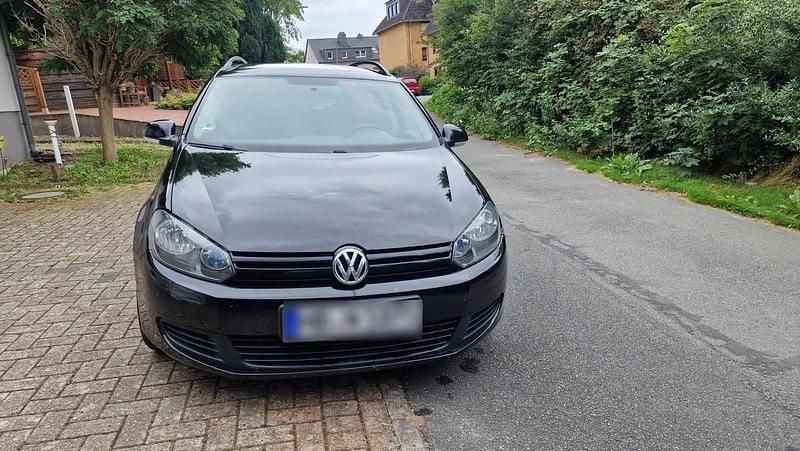 Gebraucht VW Golf VI 105 PS (77 kW) 2011 Schwarz Kleinwagen