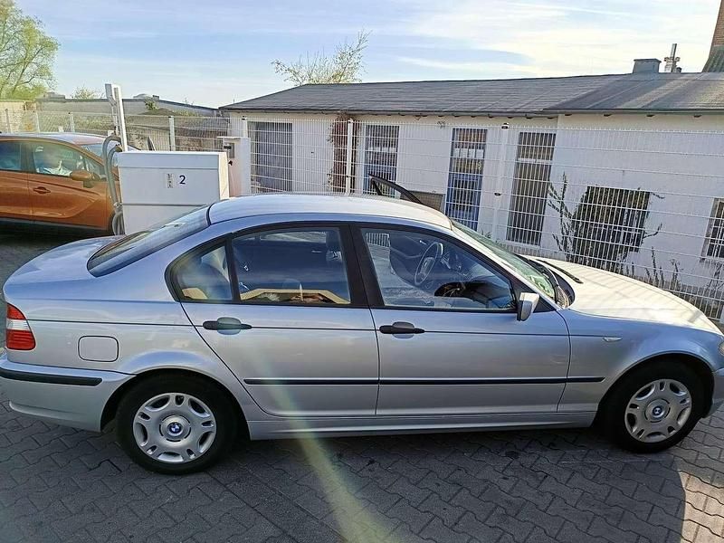 Gebraucht 2003 BMW 116 Kleinwagen | 1.799 € - Bild 1/4