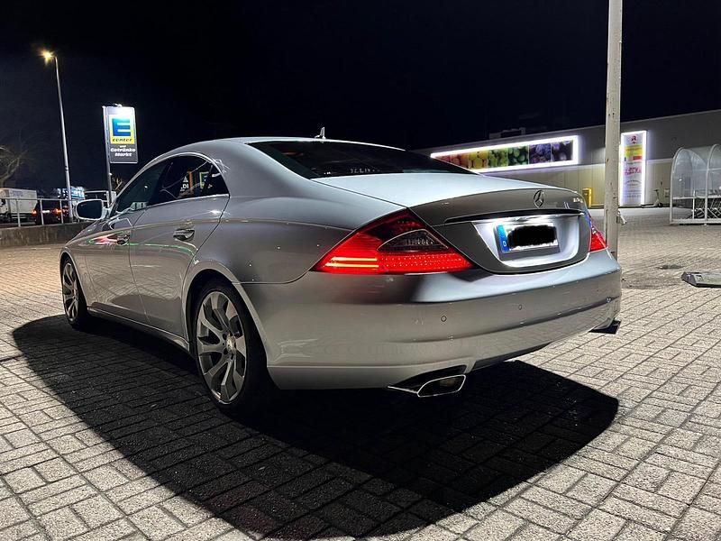 Silber Gebraucht 2009 Mercedes CLS320 Limousine | 8.500 € (Etwas zu teuer) - Bild 1/4
