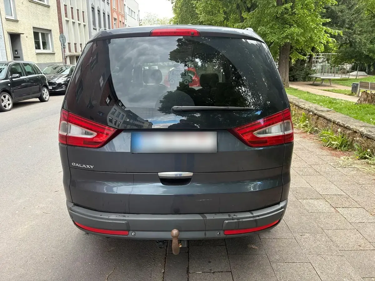 Używany Ford Galaxy Titanium 163 KM (119 kW) 2010 Szary Minivan