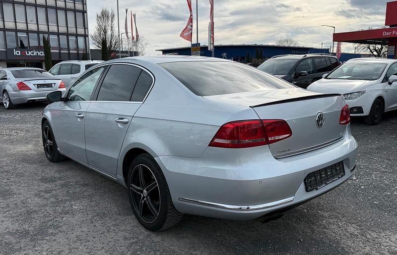 Usata VW Passat 140 CV (102 kW) 2011 Argento Berlina