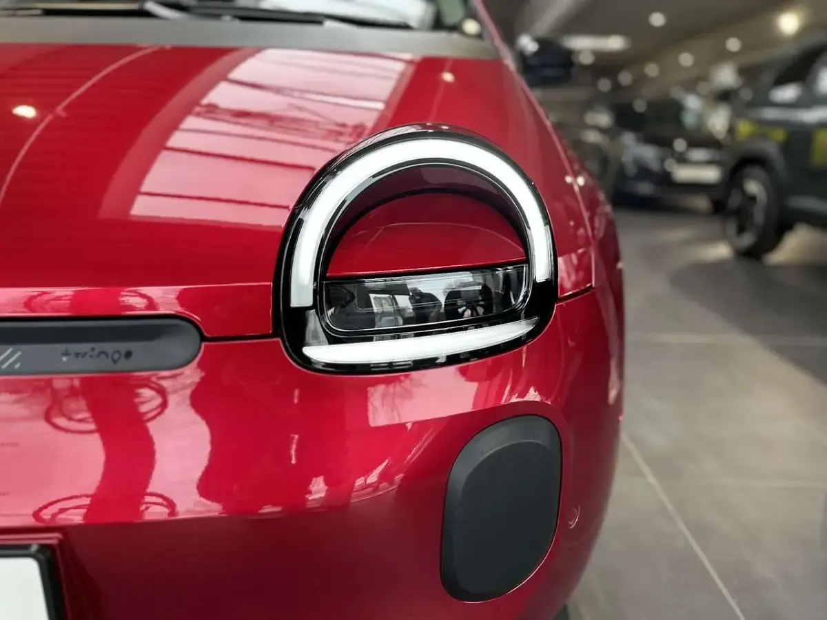 Gebraucht Renault Twingo Urban 60 kW (82 PS) 2026 Grün/grün Kleinwagen