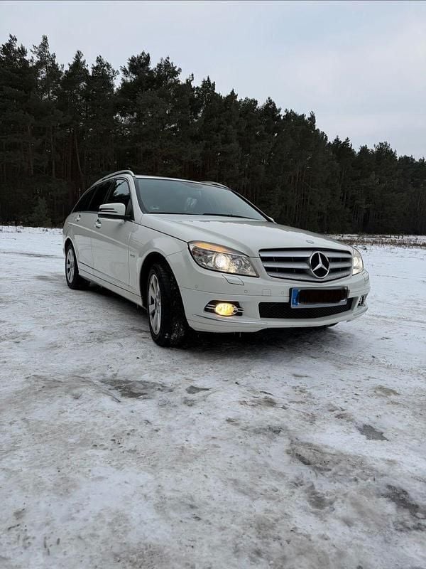 Weiß Gebraucht 2009 Mercedes C180 Avantgarde Kombi | 4.850 € (Guter Preis) - Bild 1/4