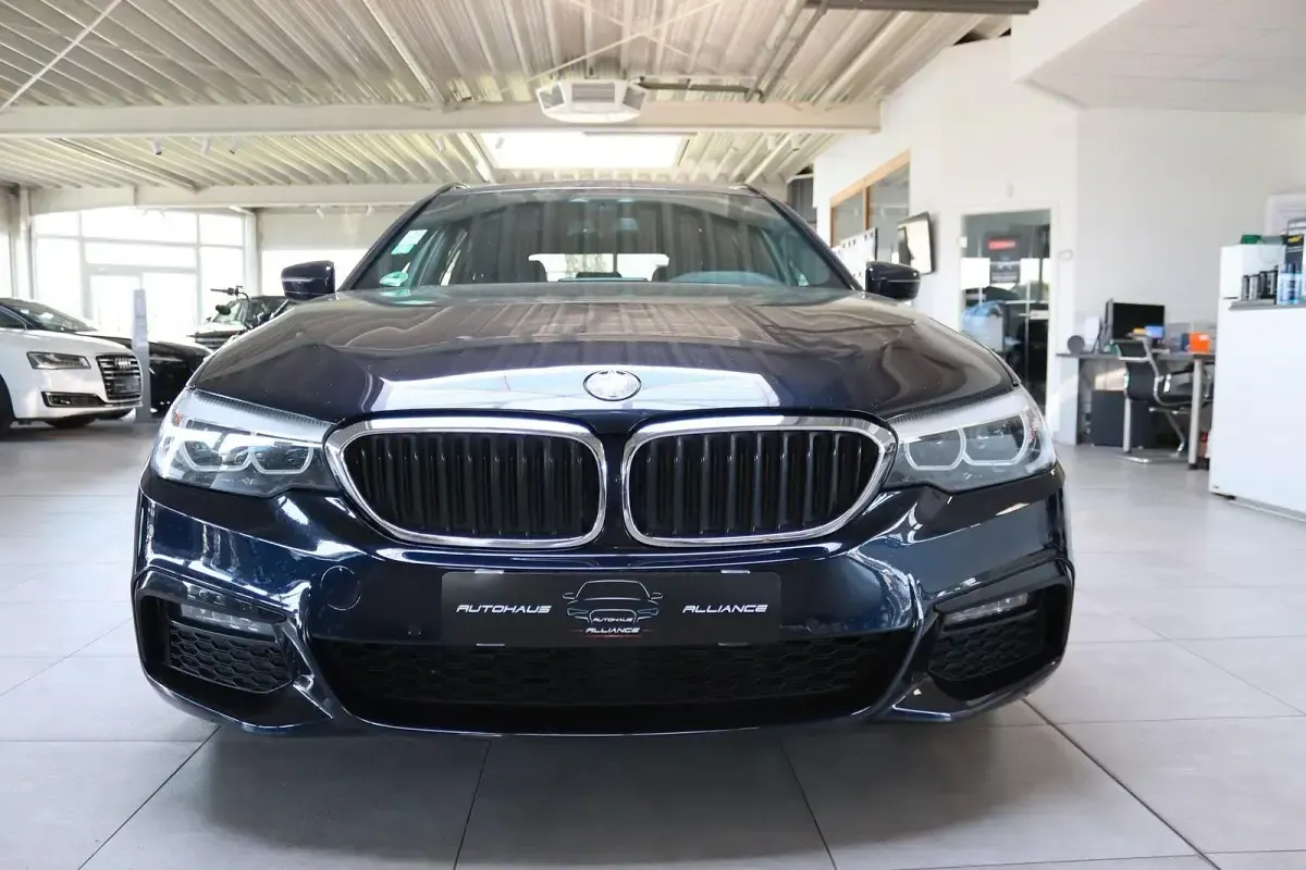 Gebraucht BMW 520 Performance 190 PS (139 kW) 2020 Schwarz Kombi