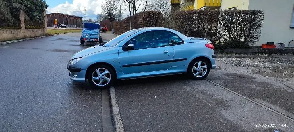 Gebraucht Peugeot 206 CC Platinum 110 PS (80 kW) 2003 Silber Cabrio