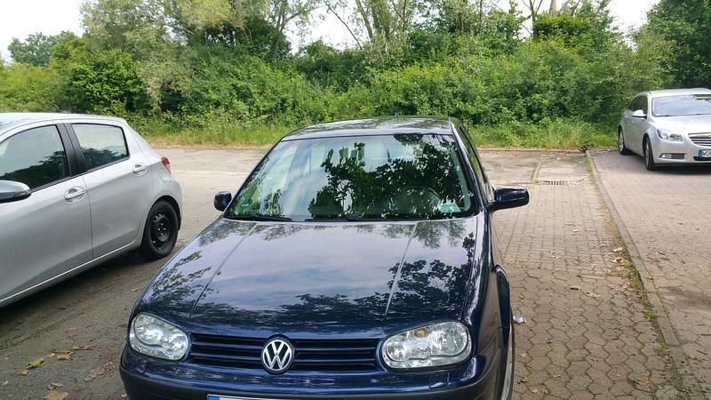 Gebraucht VW Golf IV 75 PS (55 kW) 2002 Blau Kleinwagen