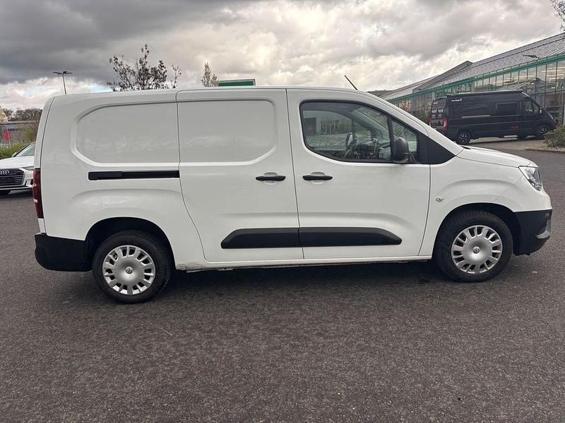 Gebraucht Opel Combo Edition 102 PS (75 kW) 2022 Weiß Van / Kleinbus