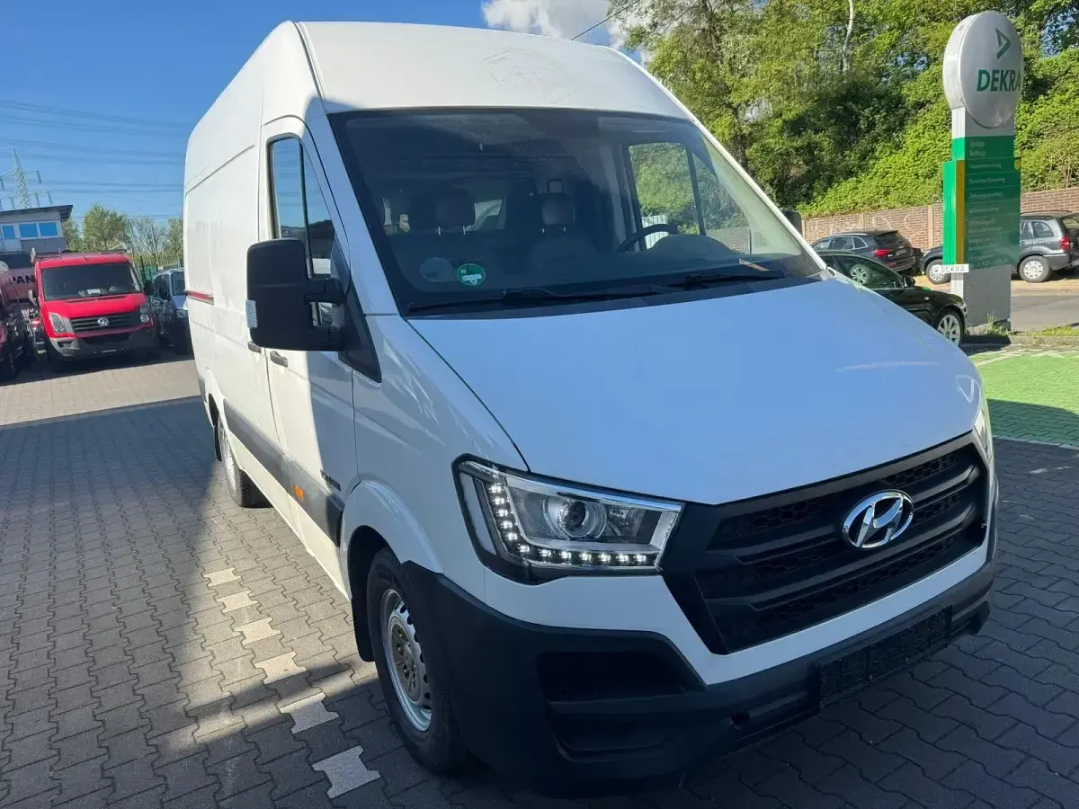 Gebraucht Hyundai H 350 150 PS (110 kW) 2017 Weiß Van