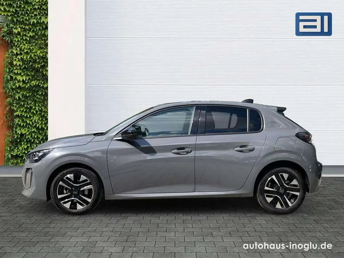 Gebraucht Peugeot 208 Allure 101 PS (74 kW) 2025 Selenium grau Kleinwagen