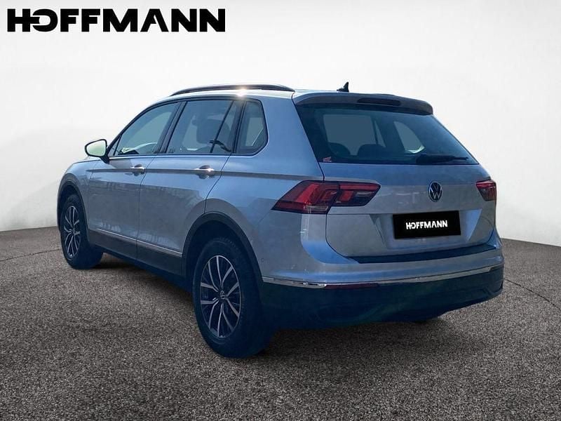 Gebraucht VW Tiguan IQ Drive 150 PS (110 kW) 2023 Reflex silver metallic SUV