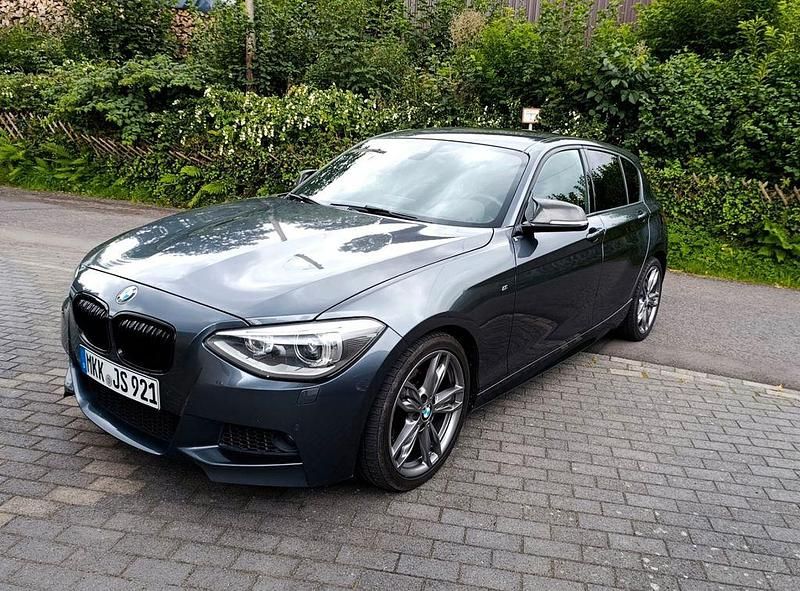 Grau Gebraucht 2014 BMW 120 M Sport Kleinwagen | 9.500 € (Fairer Preis) - Bild 1/4