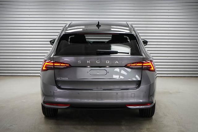 Neu Skoda Octavia Selection 150 PS (110 kW) 2025 Graphite grau metallic (5x) graphite grau metallic (5x) Kombi