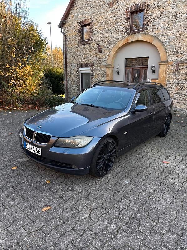 Gebraucht BMW 320 163 PS (119 kW) 2006 Grau Kombi