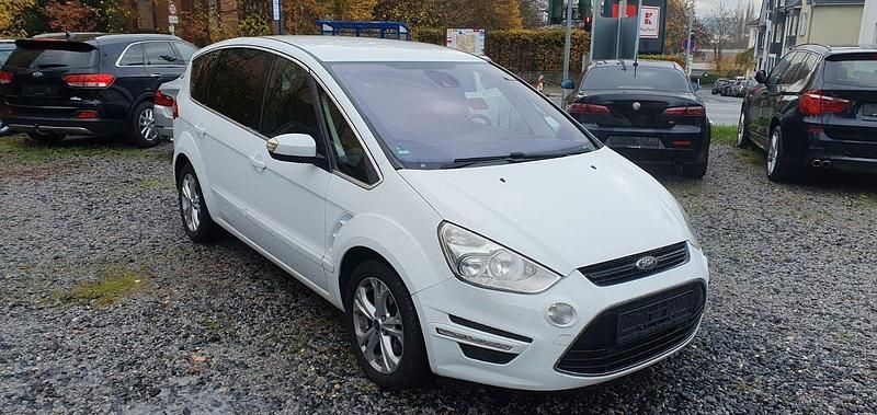 Frostweiß Gebraucht 2012 Ford S-MAX Titanium Van / Kleinbus | 4.990 € (Fairer Preis) - Bild 1/4