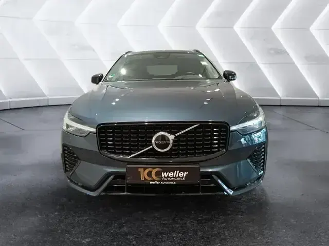 Używany Volvo XC60 Plus 197 KM (144 kW) 2023 Niebieski SUV