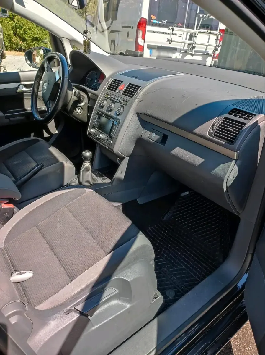 Gebraucht VW Touran 140 PS (102 kW) 2010 Schwarz Van / Kleinbus