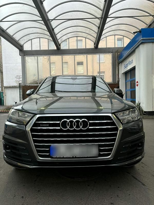 Gebraucht Audi Q7 S-Line 272 PS (200 kW) 2016 Grau SUV