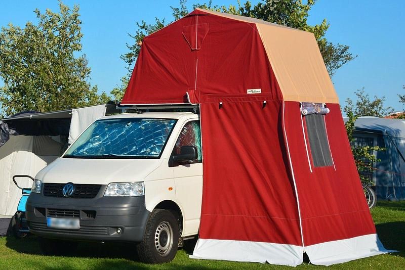 Second-hand VW Transporter 132 CP (97 kW) 2007 Roșu Van