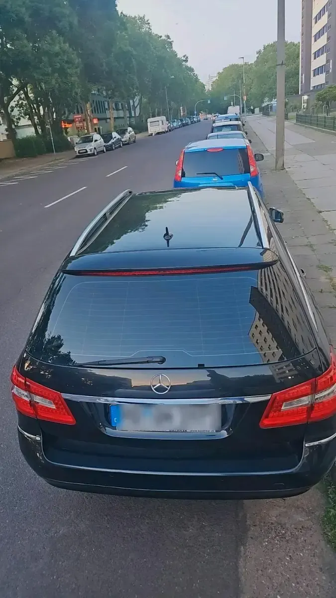 Gebraucht Mercedes E250 204 PS (150 kW) 2009 Schwarz Kombi